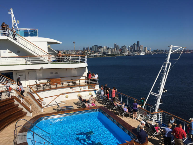 アラスカ ジュノー メンデンホール氷河とナゲット滝_f0054556_06491945.jpg