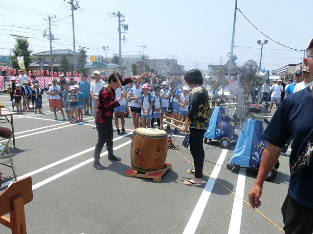 猛暑の中、ミスト扇風機が大活躍　　津田・荒田島、駿河台二丁目の天王祭_f0141310_08082532.jpg