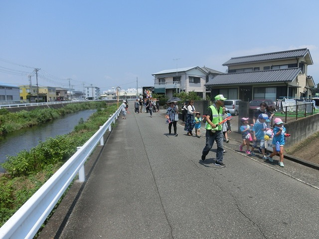 猛暑の中、ミスト扇風機が大活躍 津田・荒田島、駿河台二丁目の天王祭_f0141310_08091478.jpg
