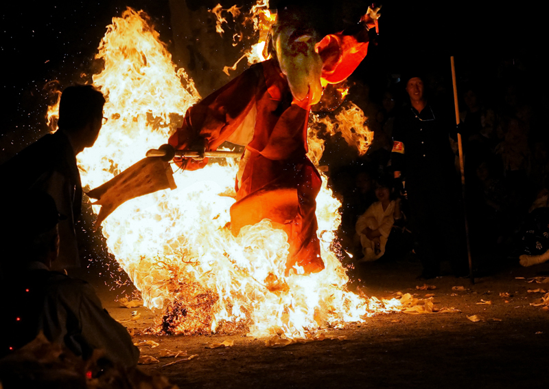 美国神社の夏祭り　火渡り_a0112747_10362772.jpg