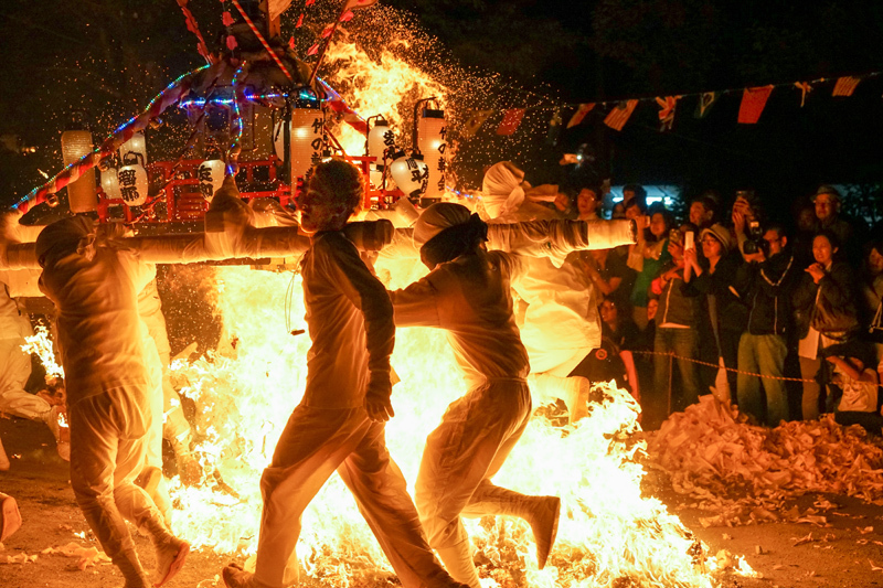 美国神社の夏祭り　火渡り_a0112747_10372173.jpg