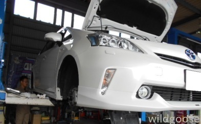 ワゴンR・タント・プリウス α 車検整備中(*・ω・*)_c0213517_13373026.jpg