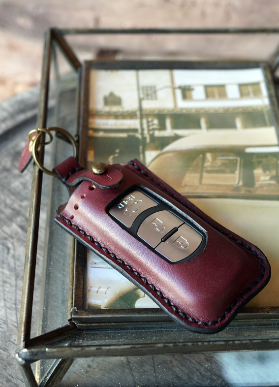 LEATHER KEY CASE_a0155932_20310688.jpg