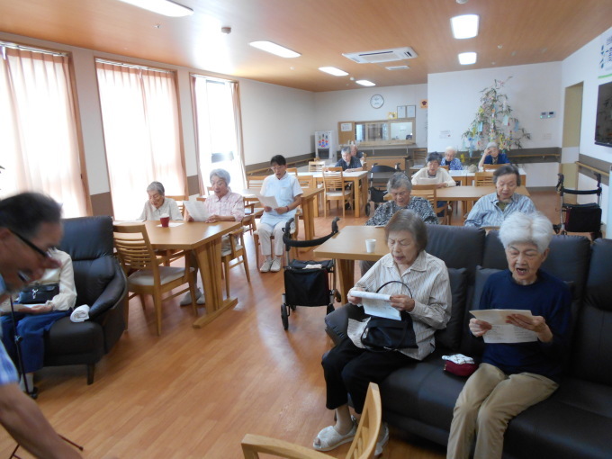 ハーモニカ演奏♪+新しいエミシアのメンバー紹介_b0131135_10092933.jpg