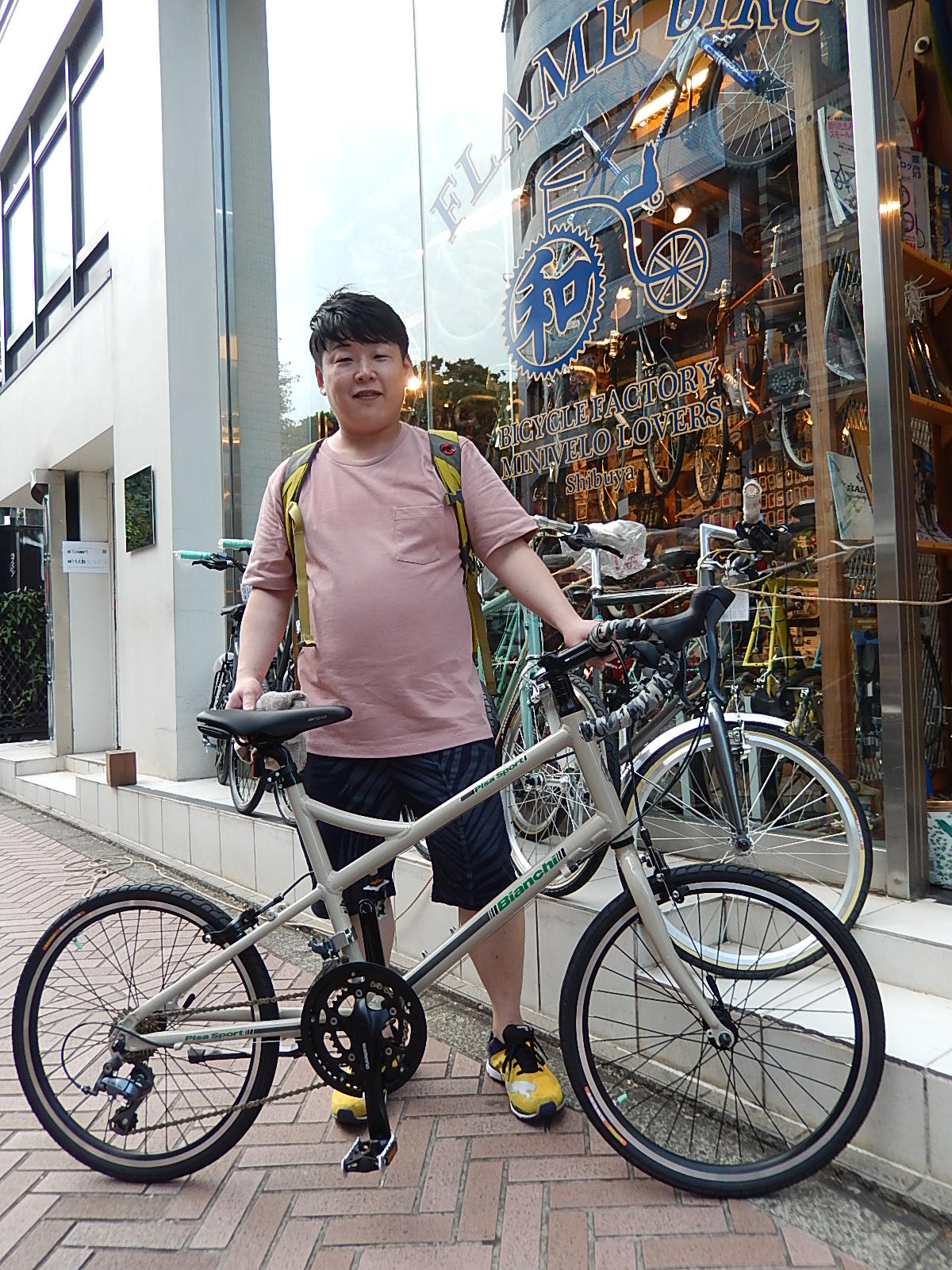 7月13日　渋谷　原宿　の自転車屋　FLAME bike前です_e0188759_19163280.jpg