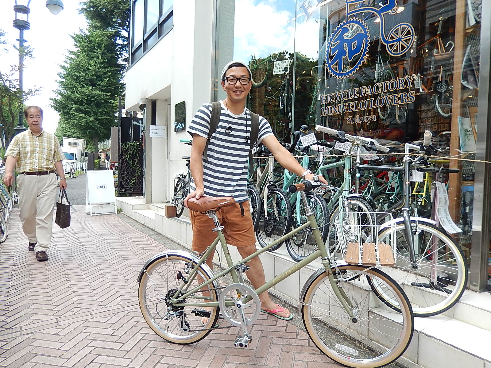 7月13日　渋谷　原宿　の自転車屋　FLAME bike前です_e0188759_19215515.jpg