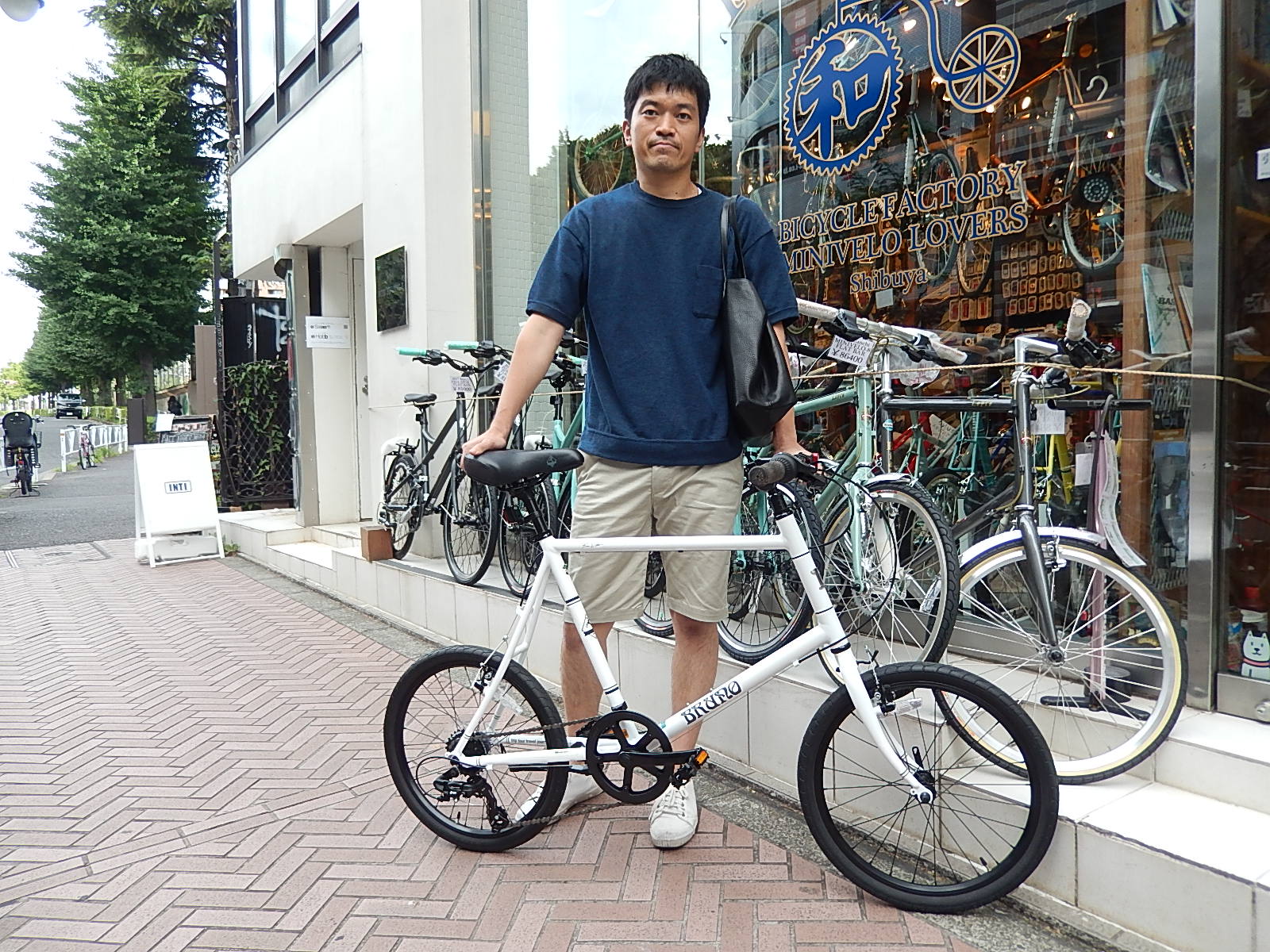 7月13日　渋谷　原宿　の自転車屋　FLAME bike前です_e0188759_1923391.jpg