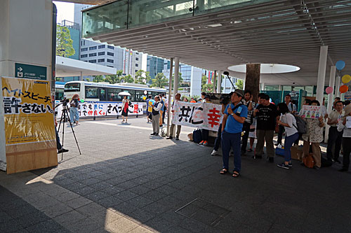 川崎ヘイトデモ抗議街宣　日中戦争80年　新宿西口意思表示_a0188487_1453391.jpg