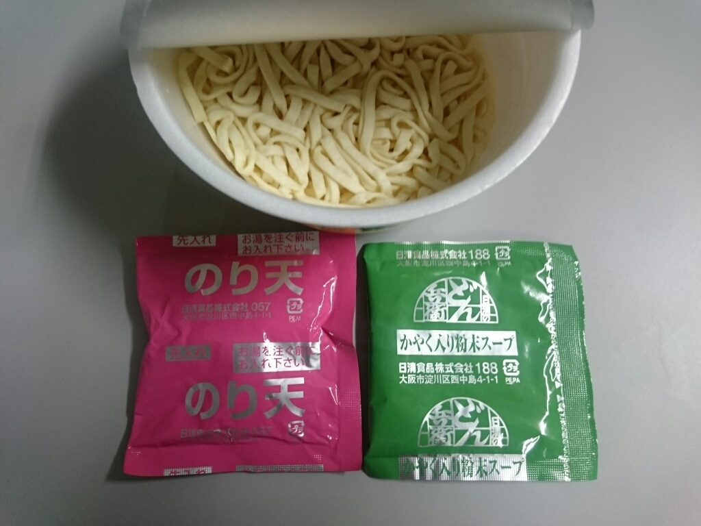 7/13夜勤飯 日清のどん兵衛だし天茶うどん ¥138_b0042308_01521432.jpg