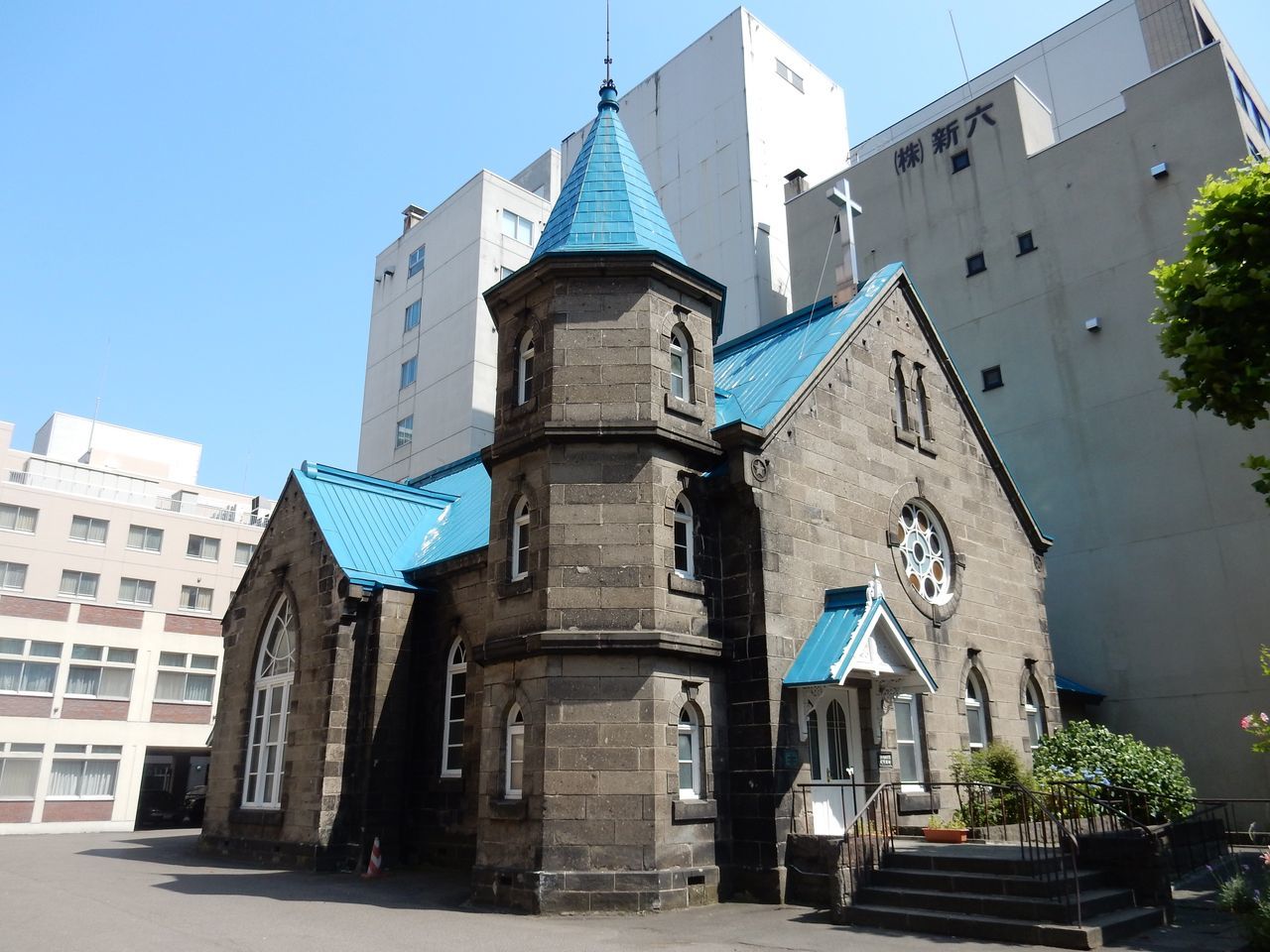 猛暑の札幌教会_c0025115_21291328.jpg