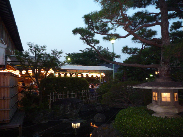 暑いのでひんやりコーデ・明日は上七軒ビアガーデンへ。_f0181251_18525767.jpg