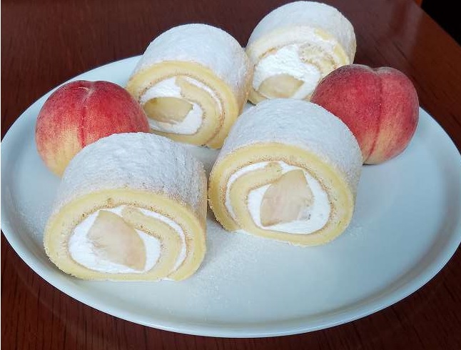 夏の果実スイーツ 桃のロールケーキ イマノフルーツファクトリーblog