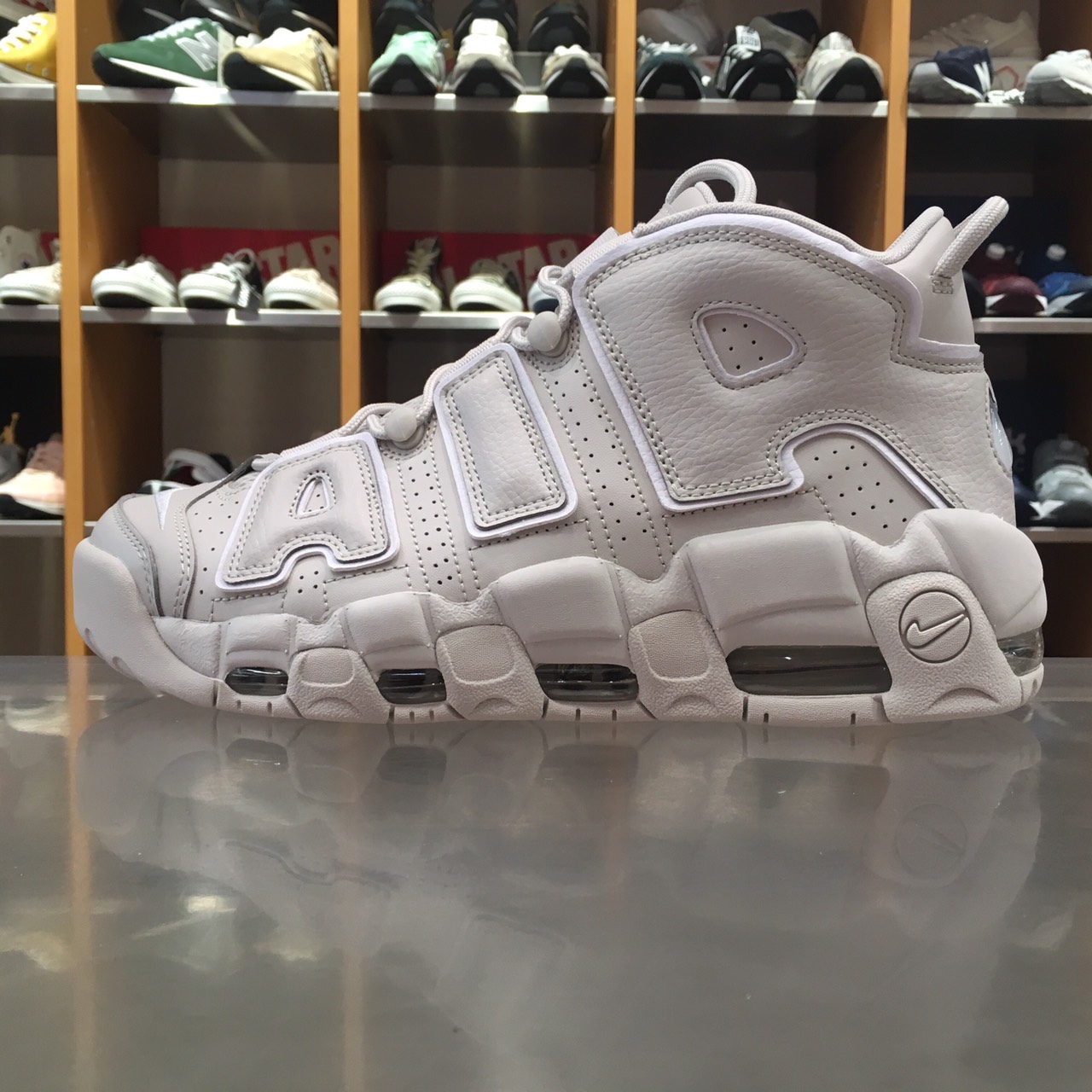 7月15日発売 Uptempo Sf Af 1 Mid Uptown Deluxe Fukuoka Best Select Sneaker Shop Since 01 福岡県福岡市中央区大名 1 1 2 2 7月15日発売 Uptempo Sf Af 1 Mid Uptown Deluxe Fukuoka Best Select Sneaker Shop Since 01 福岡県福岡市中央区大名 1 1 2 2