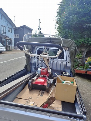兼業農家は草刈り作業_c0336902_19055879.jpg