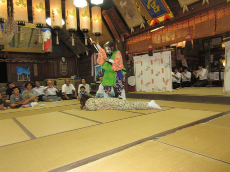 脇川新田の神楽奉納･都野神社夏祭り_a0203003_10411533.jpg