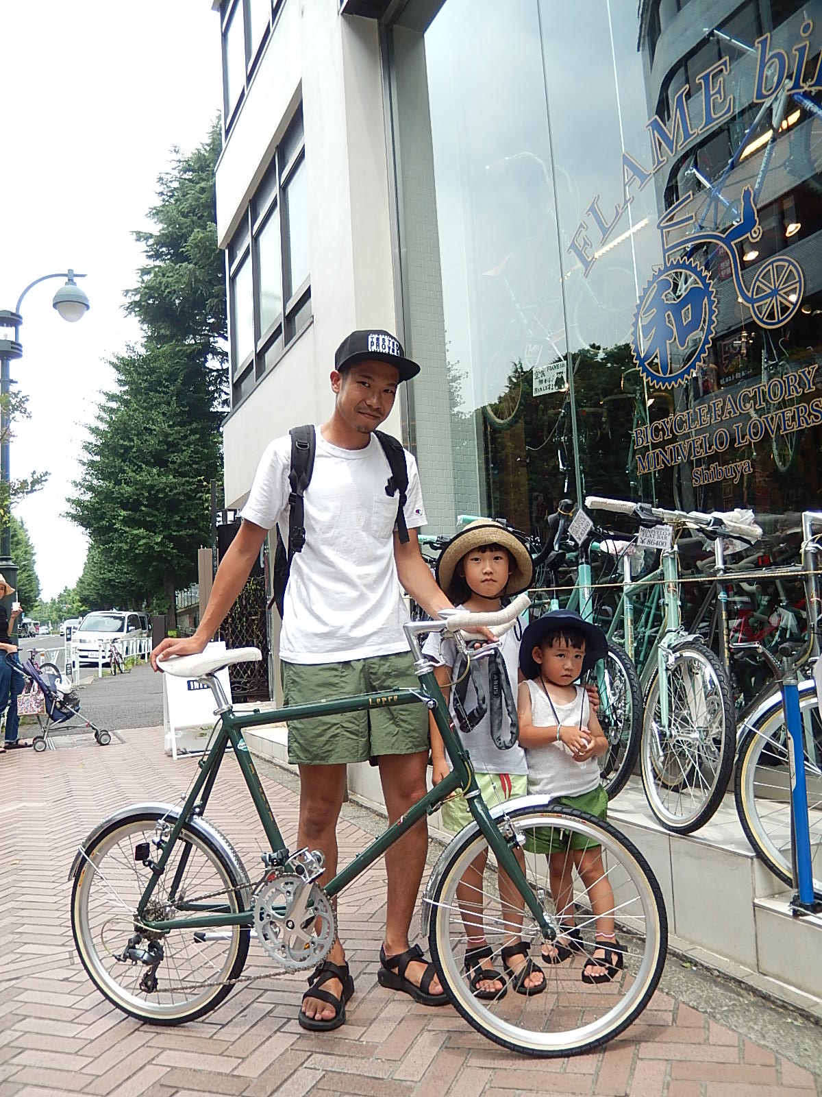 7月16日　渋谷　原宿　の自転車屋　FLAME bike前です_e0188759_19193264.jpg