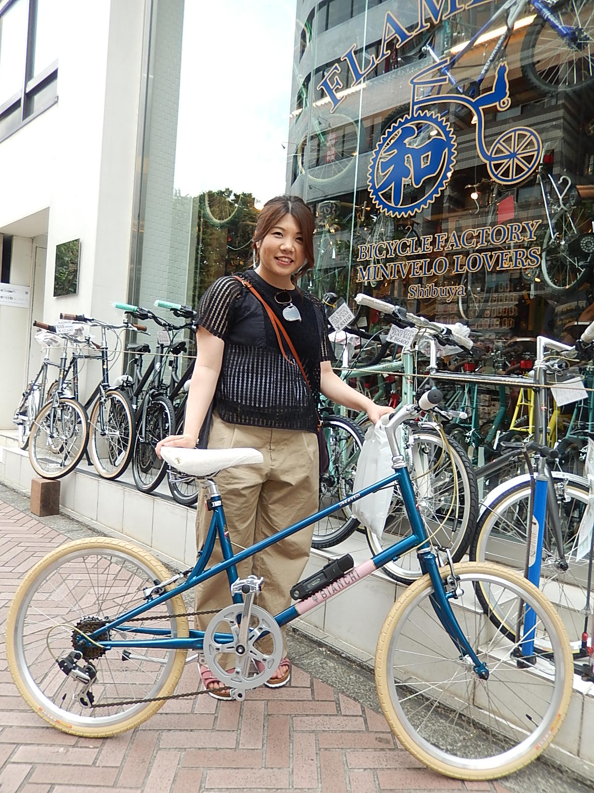 7月16日　渋谷　原宿　の自転車屋　FLAME bike前です_e0188759_1929369.jpg