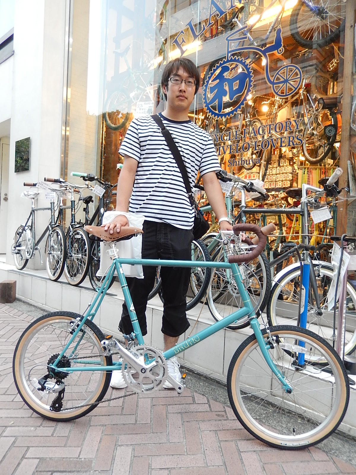 7月16日　渋谷　原宿　の自転車屋　FLAME bike前です_e0188759_19344382.jpg