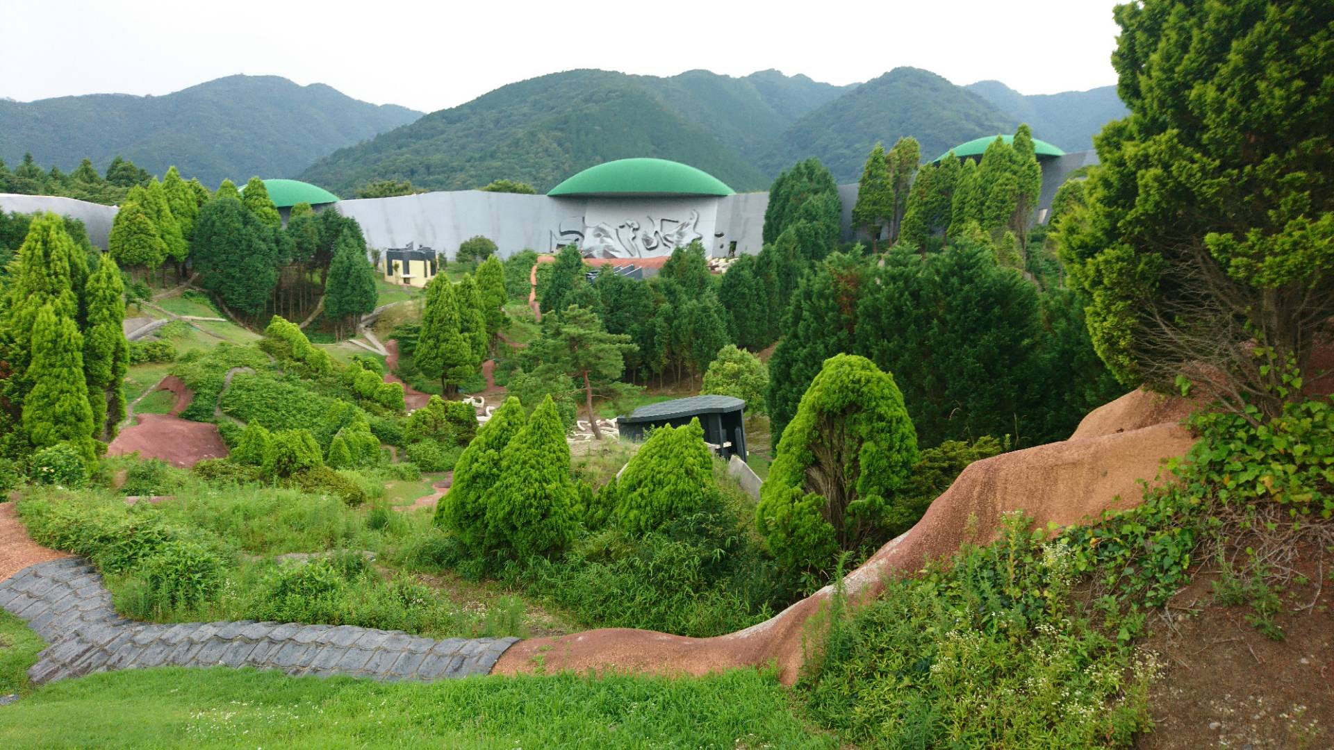 岐阜妙景　モネの池、ツインアーチ138、養老天命反転地_c0002171_23302338.jpg