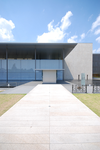 谷口吉生の建築 : 日日日影新聞 (nichi nichi hikage shinbun)