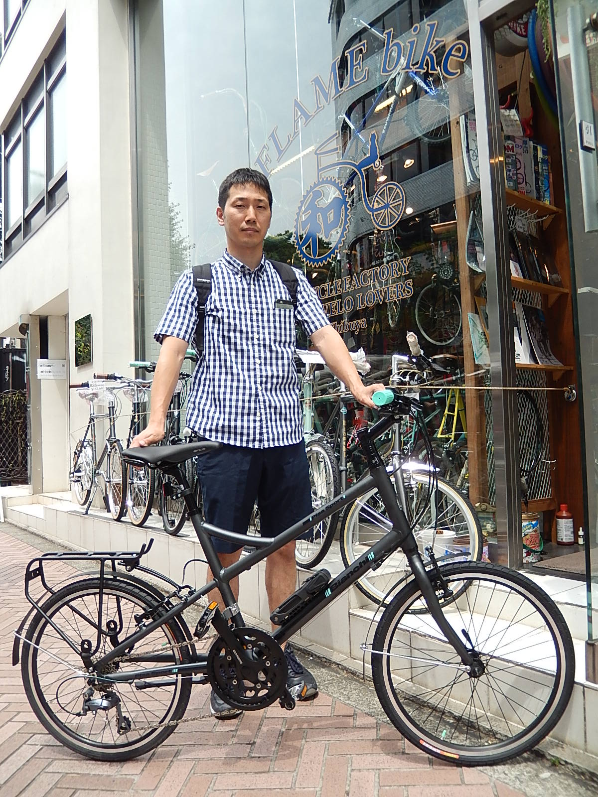 7月17日　渋谷　原宿　の自転車屋　FLAME bike前です_e0188759_19363416.jpg