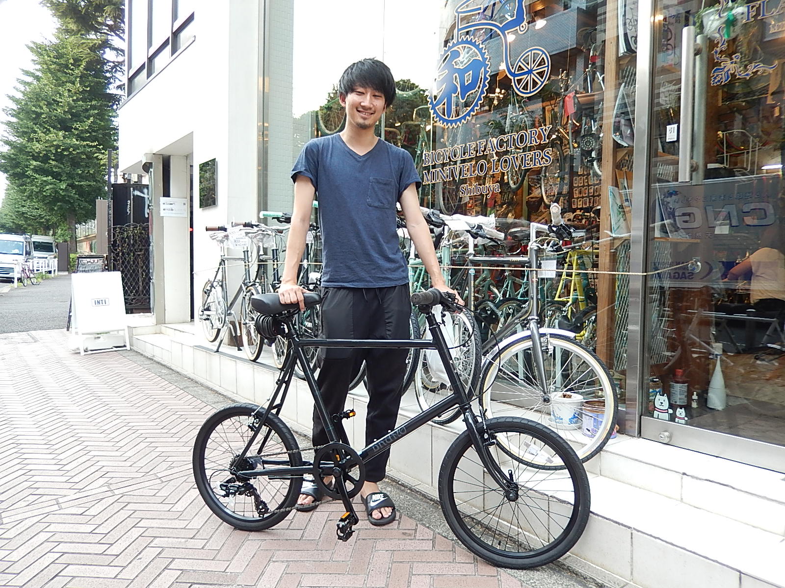 7月17日　渋谷　原宿　の自転車屋　FLAME bike前です_e0188759_19474933.jpg