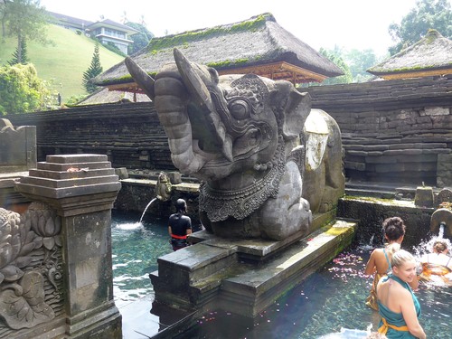 バリ島へ行く⑬　～世界遺産の聖なる泉へ～_f0232060_0274973.jpg