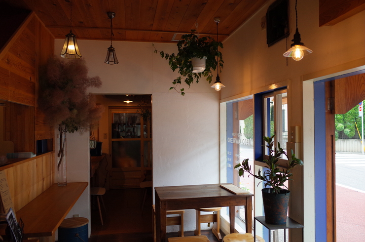 flower shop + cafe NECO QAVREENO（ネコカヴリーノ）　中野区江原町/カフェ 花屋～中野区をぶらぶら その2_a0287336_15501939.jpg