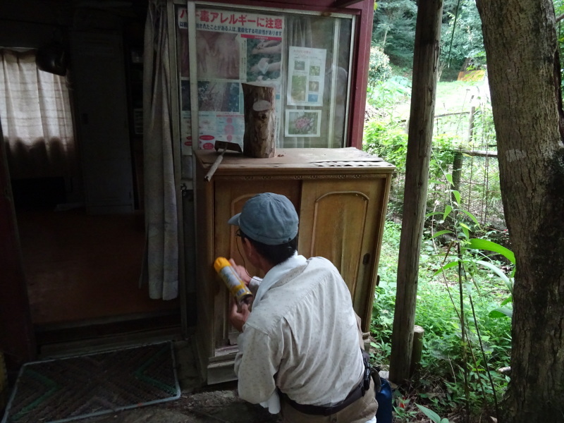 雨が降っていても作業は続く・・・孝子の森_c0108460_19475834.jpg