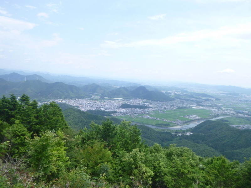 天王山 (537.8M) ～ 誕生山 (601.5M) 縦走する _d0170615_11193276.jpg