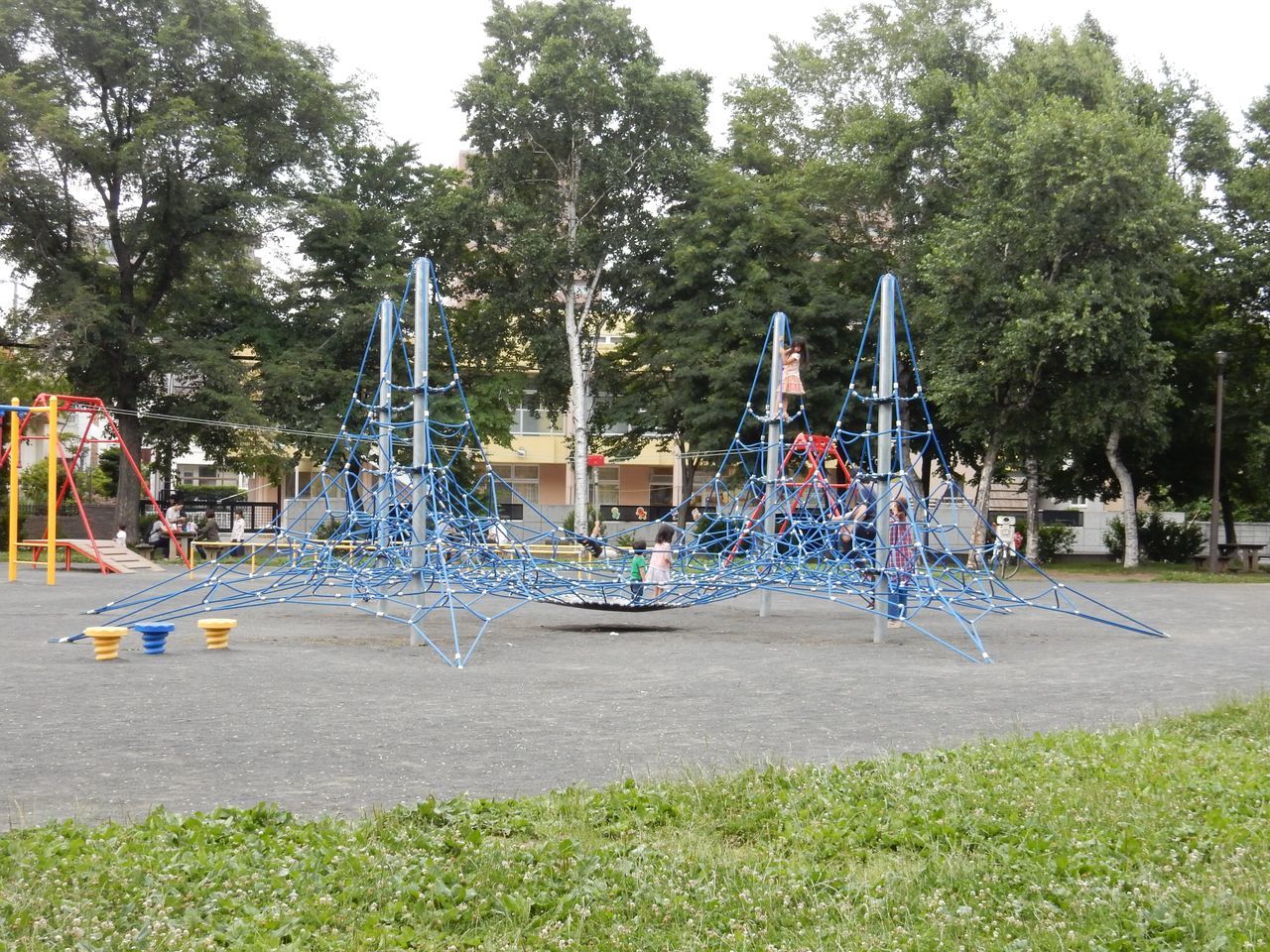 東区の冒険公園の名前は北園公園_c0025115_23424590.jpg
