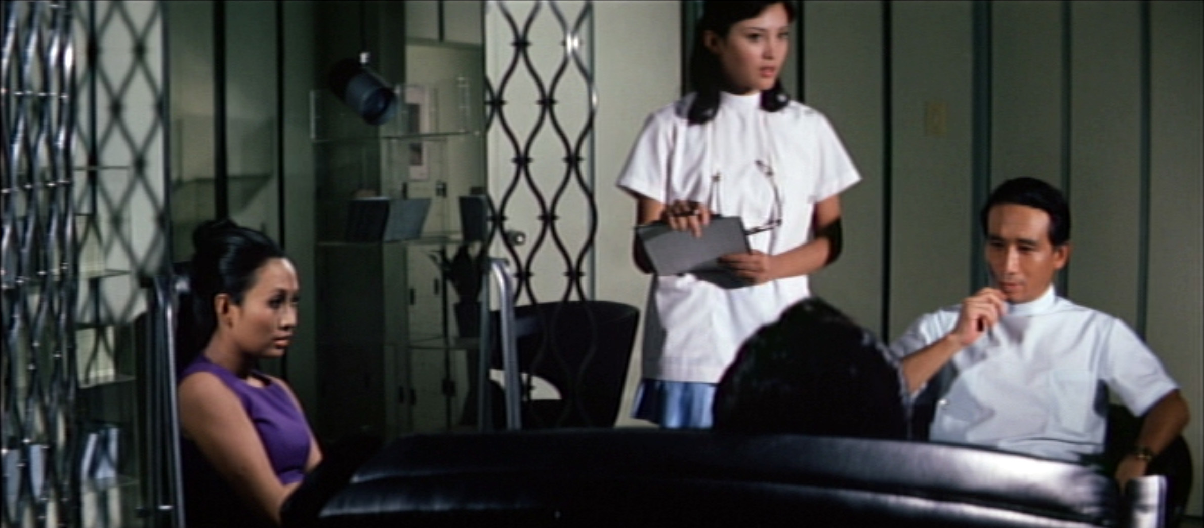 松坂慶子（Keiko Matsuzaka）「夜の診察室」（1971）・・・其の壱_e0042361_18150348.jpg