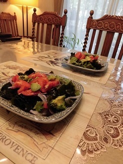 毎日 夕食に山盛りサラダ ダイエットについて語る Mr Mrs Kajiの小さなバラの庭