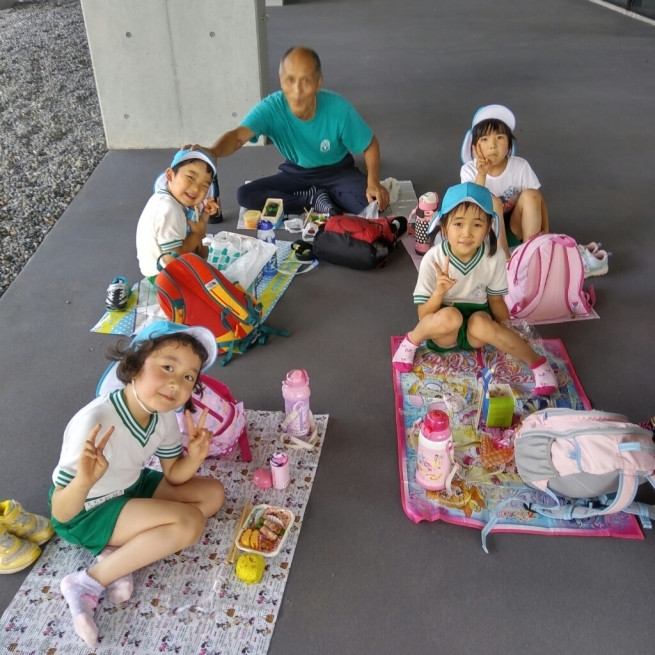 お弁当タイム_c0212598_12545276.jpg