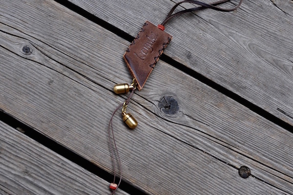 locket pendant_b0172633_20444489.jpg