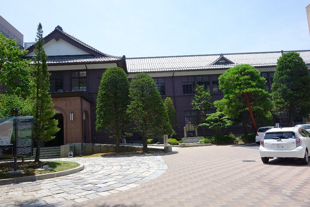 æ¾å•†å­¦åœ'é«˜ç­‰å­¦æ ¡æœ¬é¤¨ ãƒ¬ãƒˆãƒ­ãªå»ºç‰©ã‚'è¨ªã­ã¦