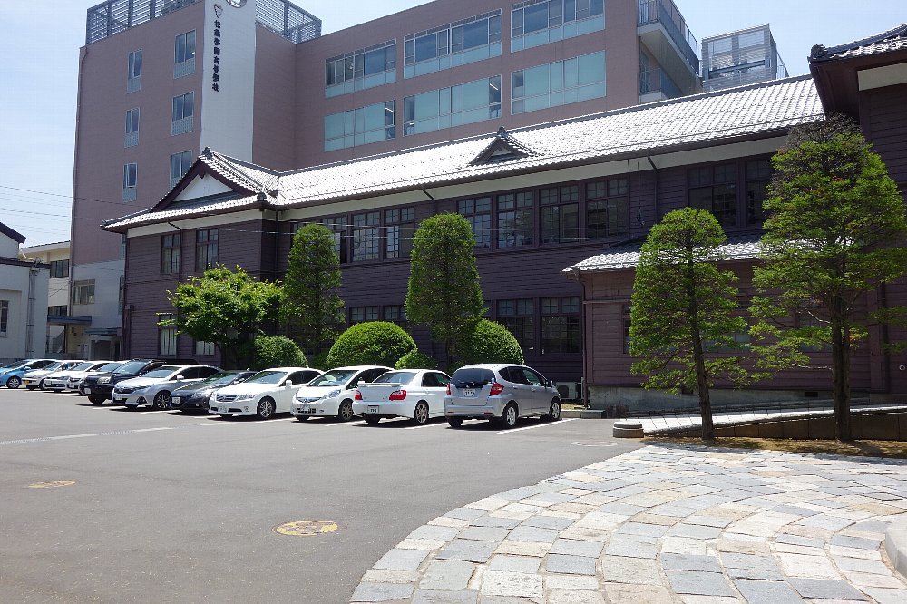 æ¾å•†å­¦åœ'é«˜ç­‰å­¦æ ¡æœ¬é¤¨ ãƒ¬ãƒˆãƒ­ãªå»ºç‰©ã‚'è¨ªã­ã¦