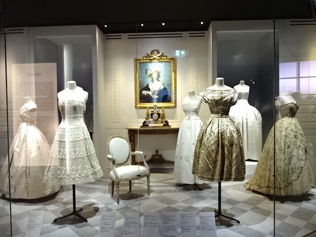 クリスチャン・ディオール展＠装飾美術館（パリ１区）Christian Dior, couturier du reve a Musee des arts decoratifs Paris 1er_d0347869_00194869.jpg