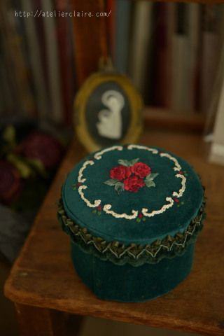 『花刺繍のジュエリーボックス 』favori4号掲載作品_a0157409_10095574.jpg