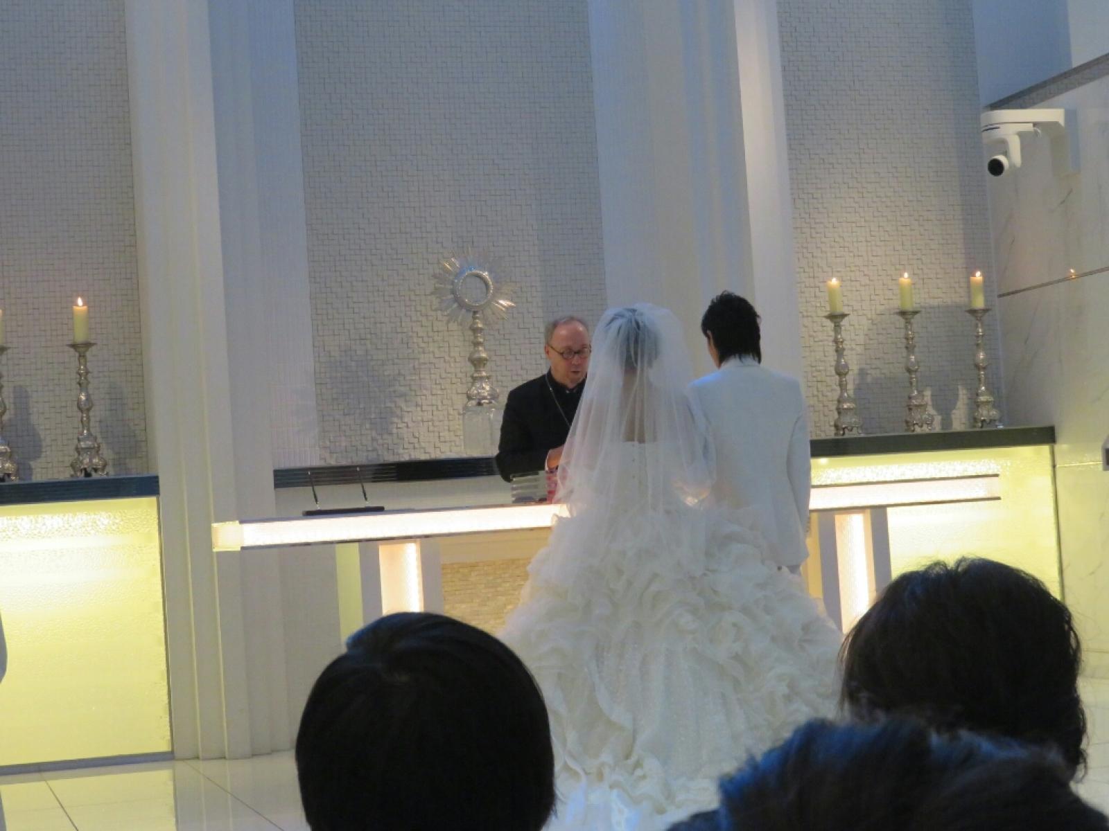 昨日は結婚式に参加していました。_c0209334_23494711.jpg