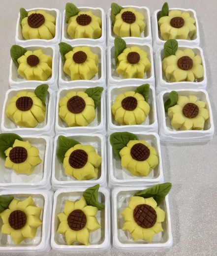 ひまわり畑 簡単電子レンジで作れる和菓子 鳥居満智栄の和菓子日和 小金井 デコ和菓子 季節の和菓子 認定講座開講 ひまわり畑 簡単電子レンジで作れる和菓子 鳥居満智栄の和菓子日和 小金井 デコ和菓子 季節の和菓子 認定講座開講