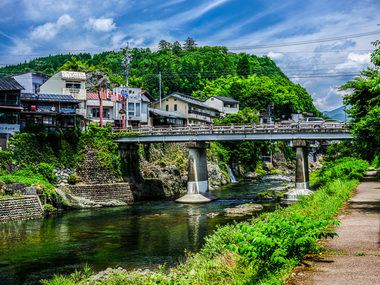 郡上八幡城と吉田川_f0129532_19253454.jpg