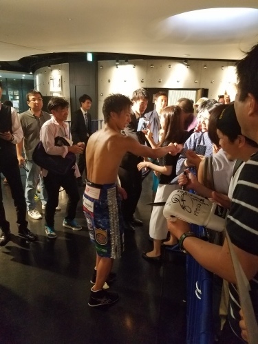 日曜日の試合結果&昨日のジム内装進捗のお話_f0192306_09193552.jpg