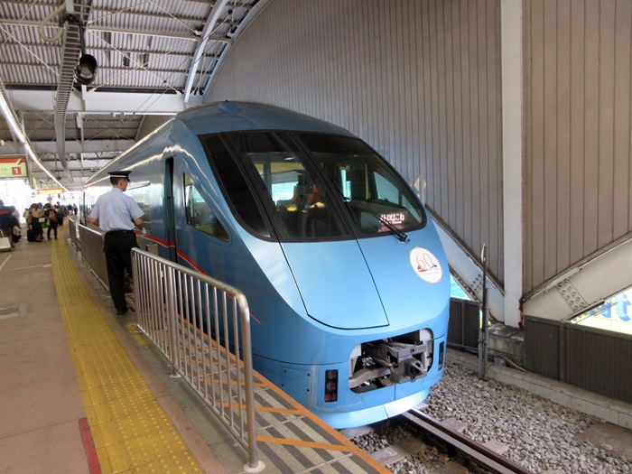 箱根に避暑に 小田原から箱根湯本まで0円でロマンスカー お散歩アルバム 賑やかな夏に