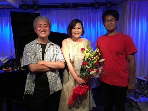 Jazzlive comin 明日木曜日のライブ!_b0115606_14025009.jpg