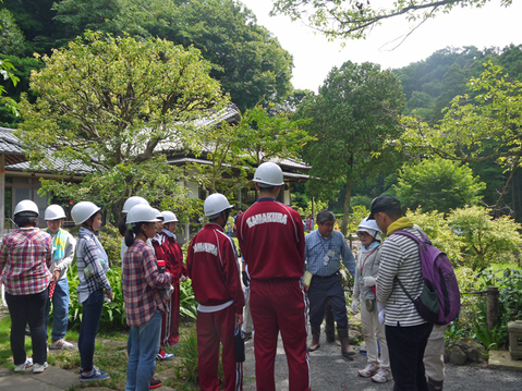 建長寺塔頭・回春院の山林の下草刈りに参加7・22_c0014967_1893343.jpg