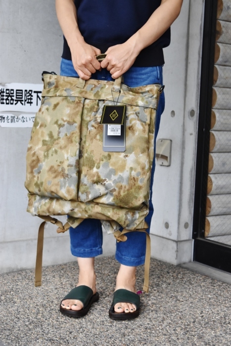 遂に入荷です！　　SML ･･･ HELMET BAG (NEW・MULTI CAMO)！♪！_d0152280_00071153.jpg