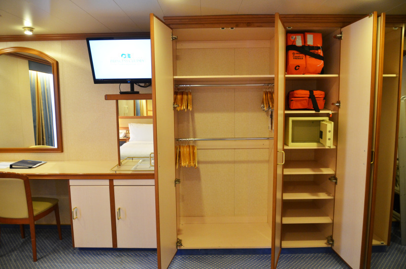 ハンディキャップ（車椅子）対応キャビン：2017ルビープリンセスアラスカクルーズ5_f0054556_00445592.jpg