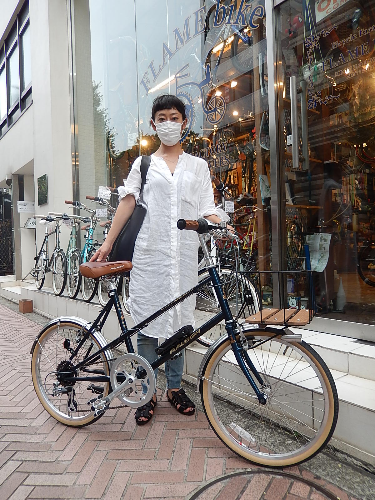 7月27日　渋谷　原宿　の自転車屋　FLAME bike前です_e0188759_1895565.jpg