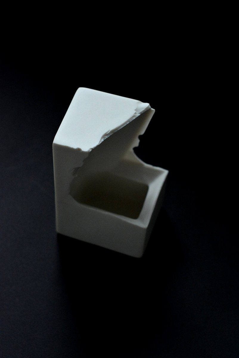「 白石陽一展 土の現象 」 hollow-2_d0087761_149451.jpg